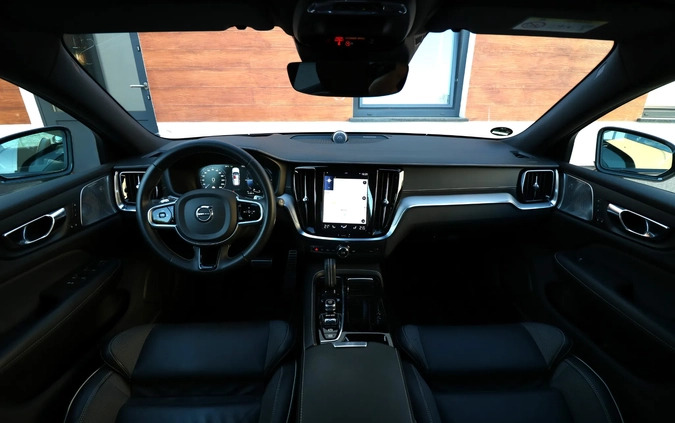 Volvo V60 cena 116500 przebieg: 182400, rok produkcji 2019 z Zelów małe 781